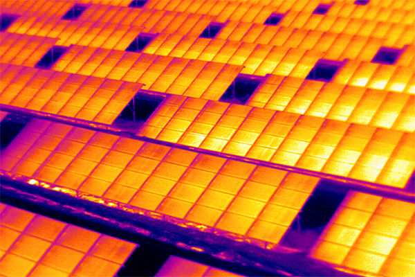 巨哥电子-红外热像仪检测太阳能板